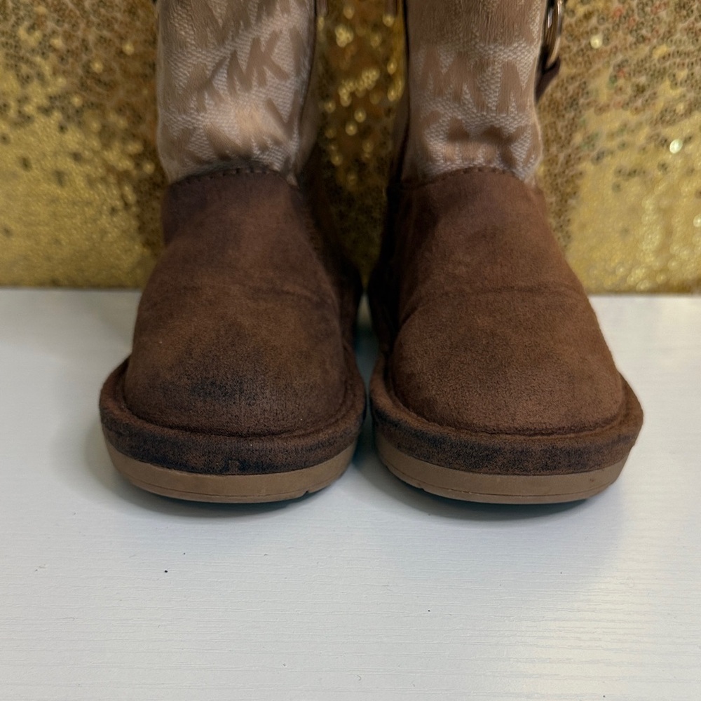 Michael Kors Yancy girl Toddler Suede Boots with Cream Fur - Picture 3 of 11